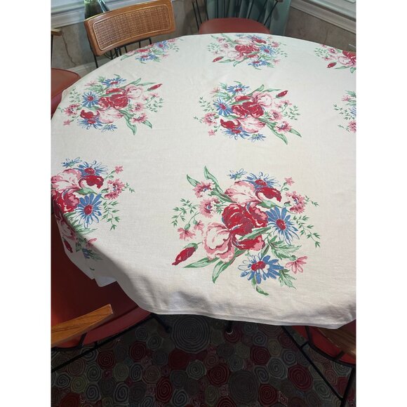 Vintage floral tablecloth irises and daisies Size 49" x 52" - Picture 2 of 5